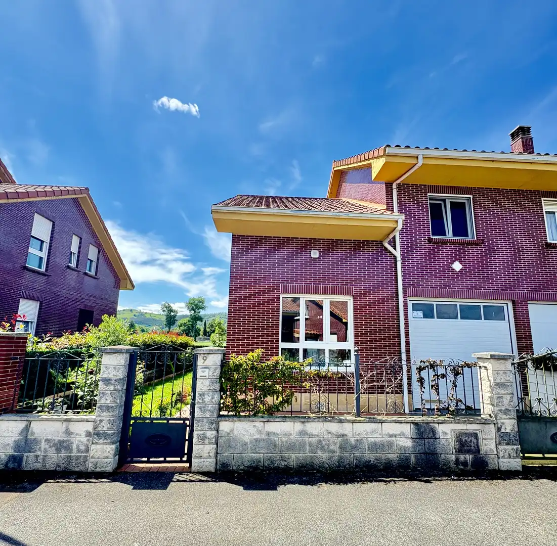 Einfamilien-Reihenhaus zum Verkauf in Ca-673, 12, Solórzano Außenansicht von Einfamilien-Reihenhaus zum Verkauf in Solórzano mit Klimaanlage, Terrasse und Balkon