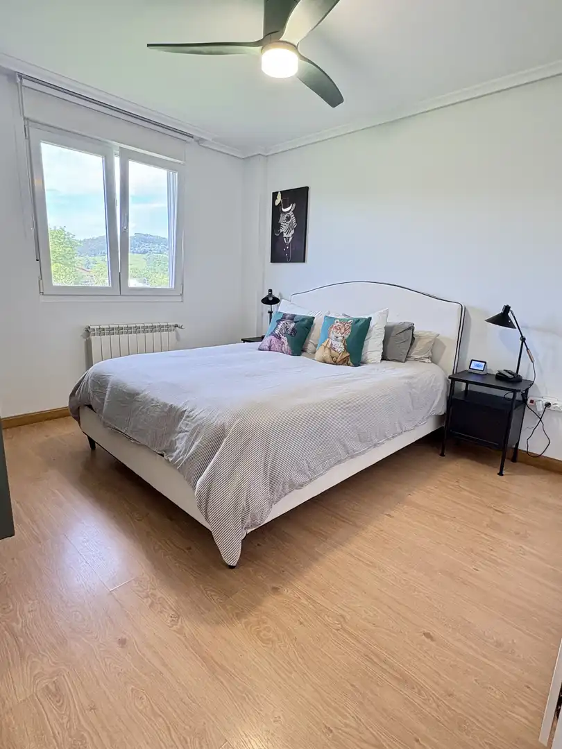 Casa adosada en venta en CA-673, 12, Solórzano Habitación de Casa adosada en venta en Solórzano con Aire acondicionado, Calefacción y Jardín privado