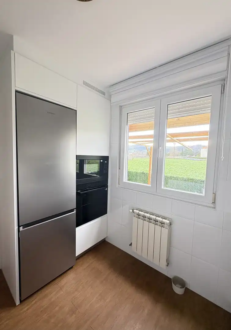 Casa adosada en venta en CA-673, 12, Solórzano Cocina de Casa adosada en venta en Solórzano con Aire acondicionado, Calefacción y Jardín privado