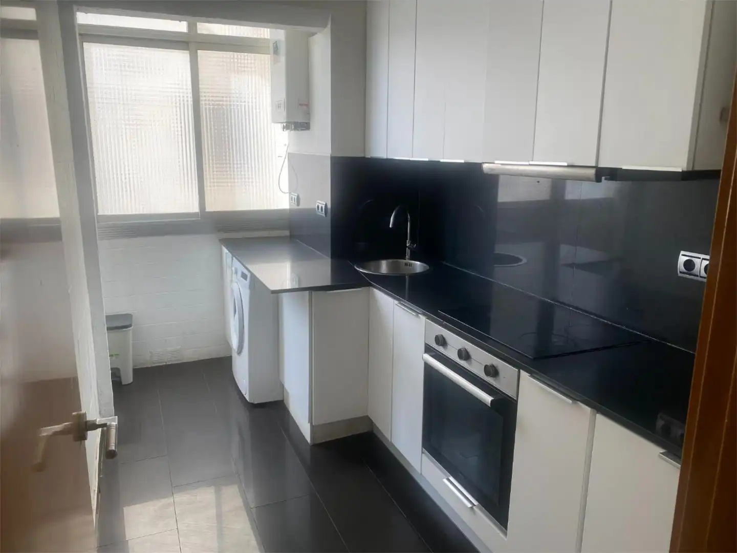 Flat for sale in Avinguda de Sant Ramon Nonat, 23, La Maternitat i Sant Ramon Kitchen of Flat for sale in Barcelona Capital with Air Conditioner and Terrace