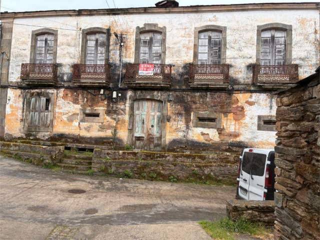 Casa-chalet en Venta en Laza