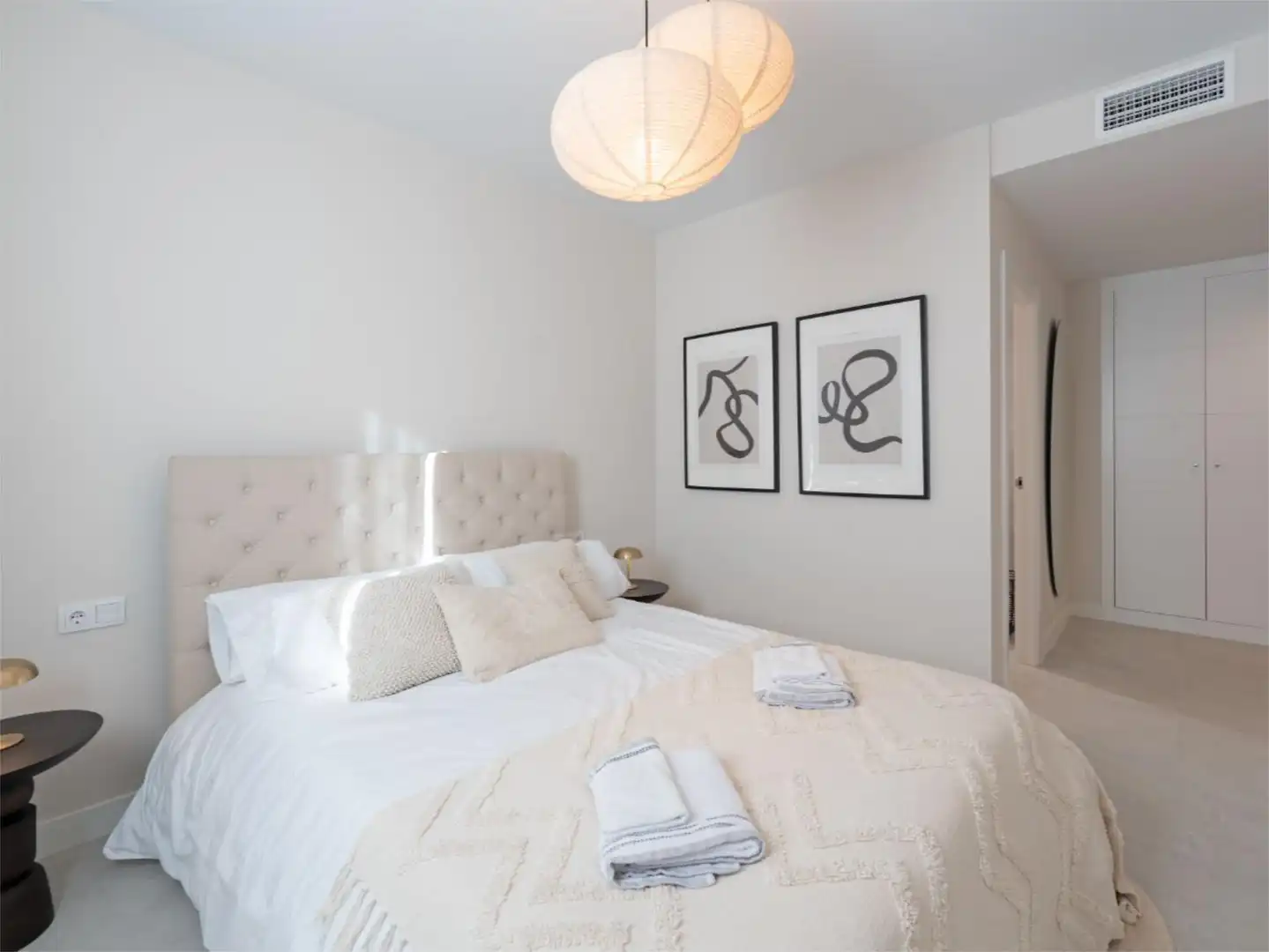 Bedroom of Flat for sale in Estepona  with Air Conditioner, Terrace and Swimming Pool