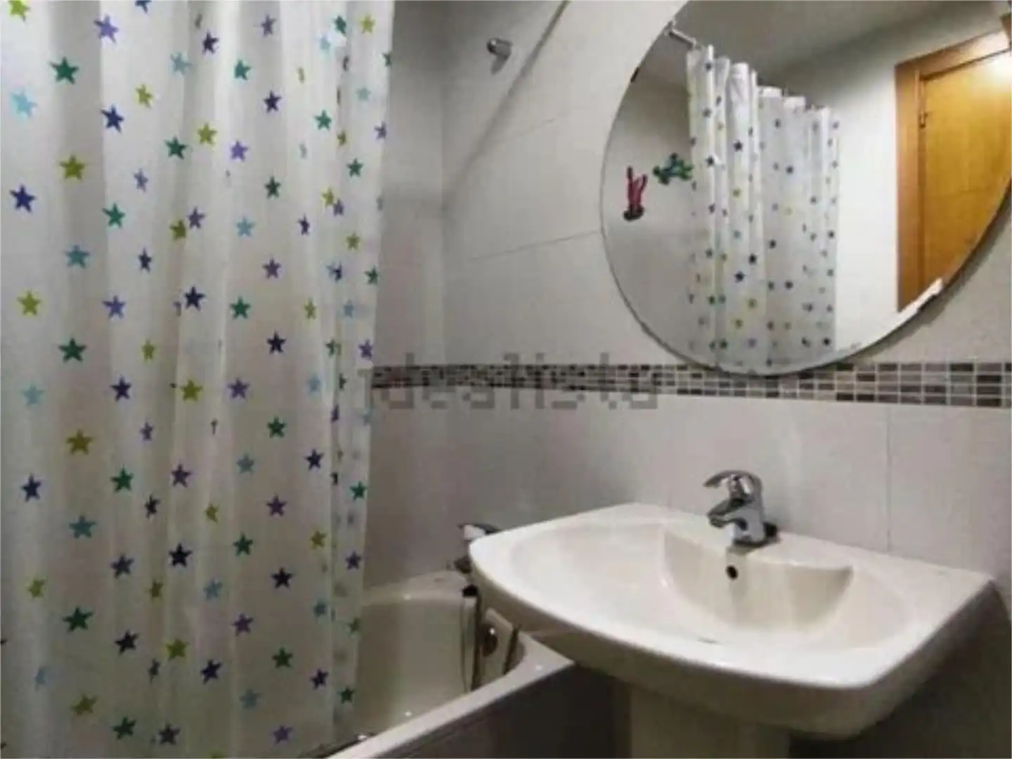 Piso en venta en Avenida del Camino de Santiago, 33, Las Tablas Baño de Piso en venta en Madrid Capital con Aire acondicionado y Piscina