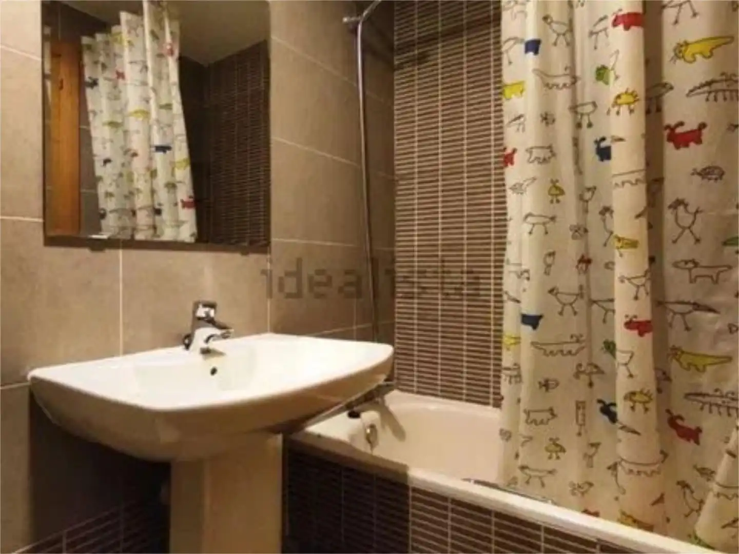 Piso en venta en Avenida del Camino de Santiago, 33, Las Tablas Baño de Piso en venta en Madrid Capital con Aire acondicionado y Piscina
