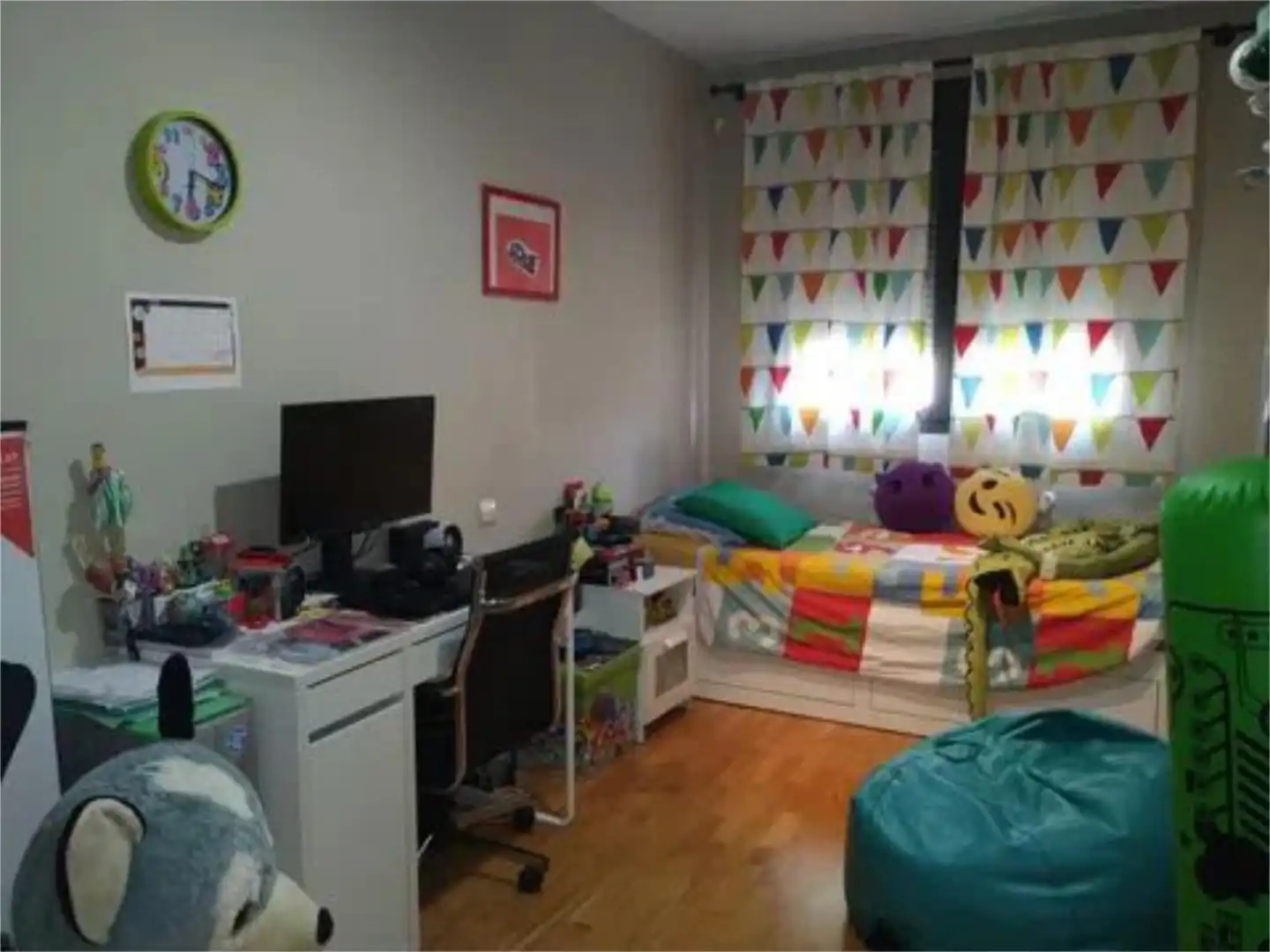 Piso en venta en Avenida del Camino de Santiago, 33, Las Tablas Habitación de Piso en venta en Madrid Capital con Aire acondicionado y Piscina