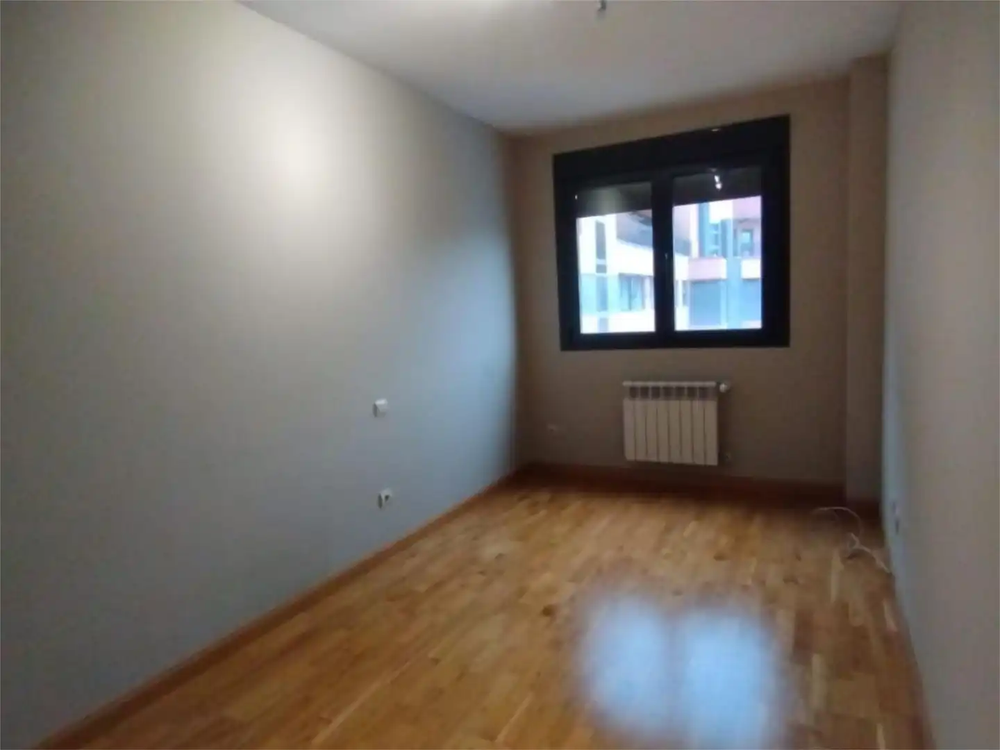 Piso en venta en Avenida del Camino de Santiago, 33, Las Tablas Habitación de Piso en venta en Madrid Capital con Aire acondicionado y Piscina