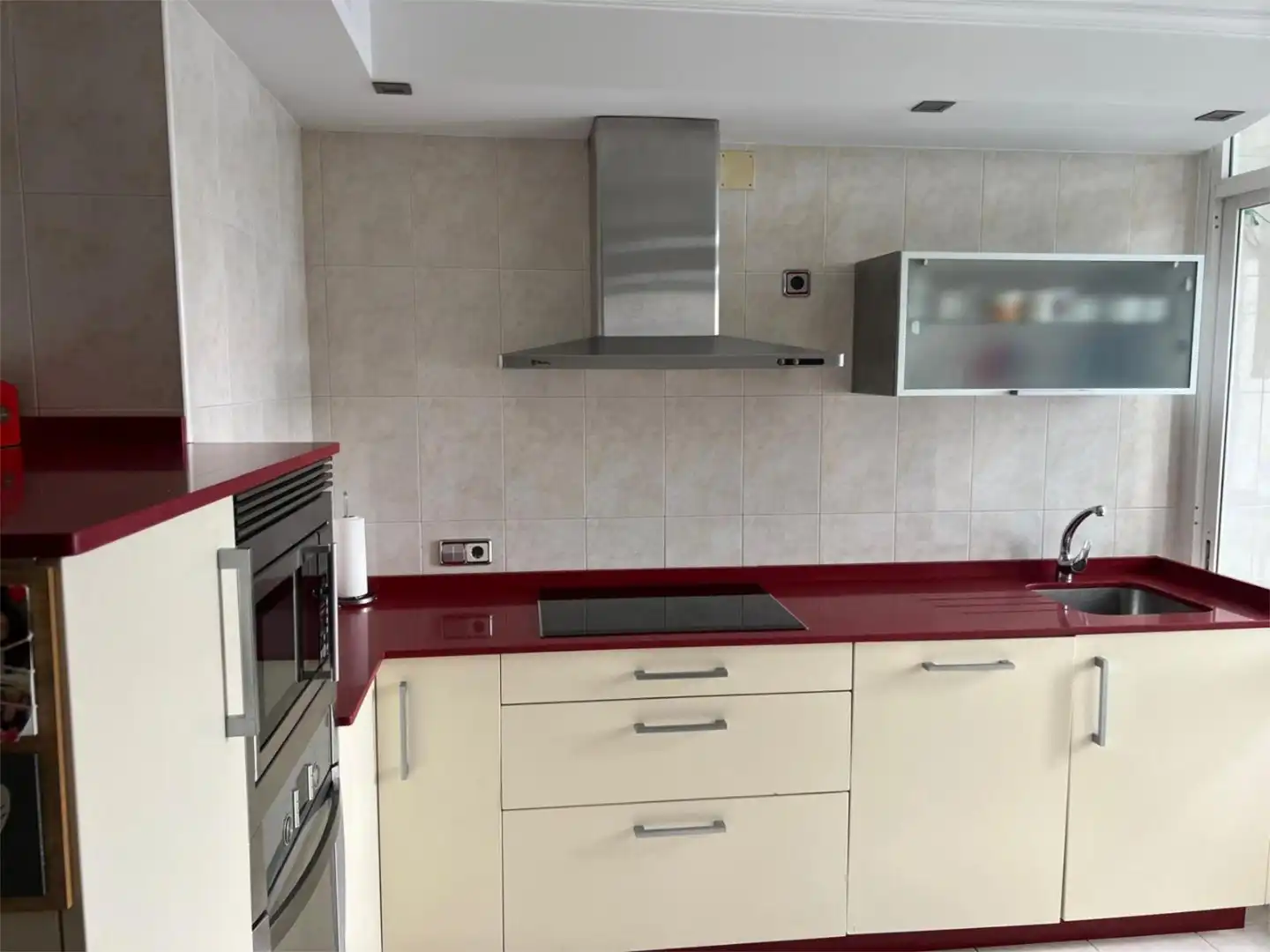 Cocina de Piso de alquiler en Vigo  con Calefacción, Parquet y Amueblado