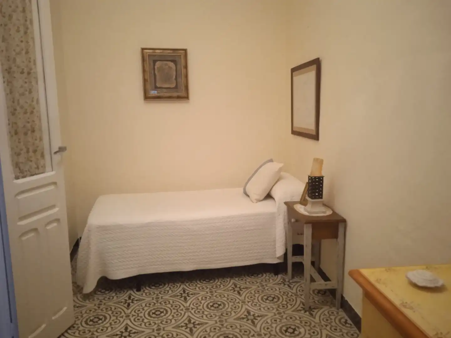 Habitación de Casa adosada en venta en Montellano con Terraza, Trastero y Balcón