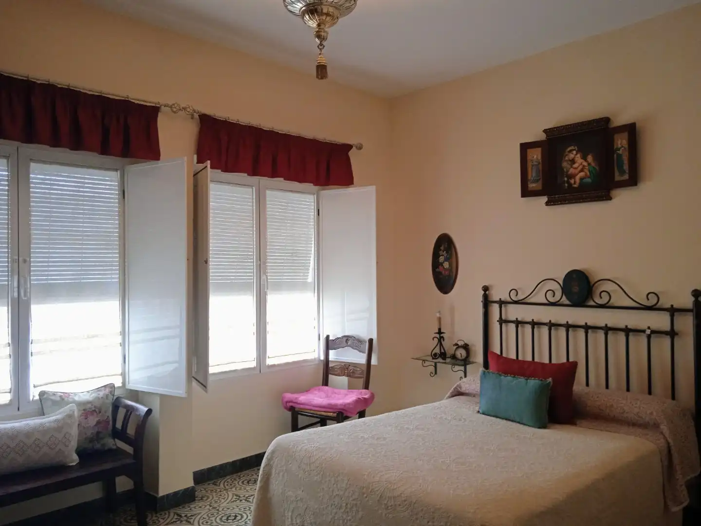 Habitación de Casa adosada en venta en Montellano con Terraza, Trastero y Balcón