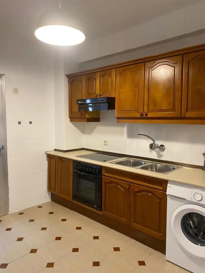 Cocina de Piso de alquiler en Toledo con Calefacción, Jardín privado y Parquet