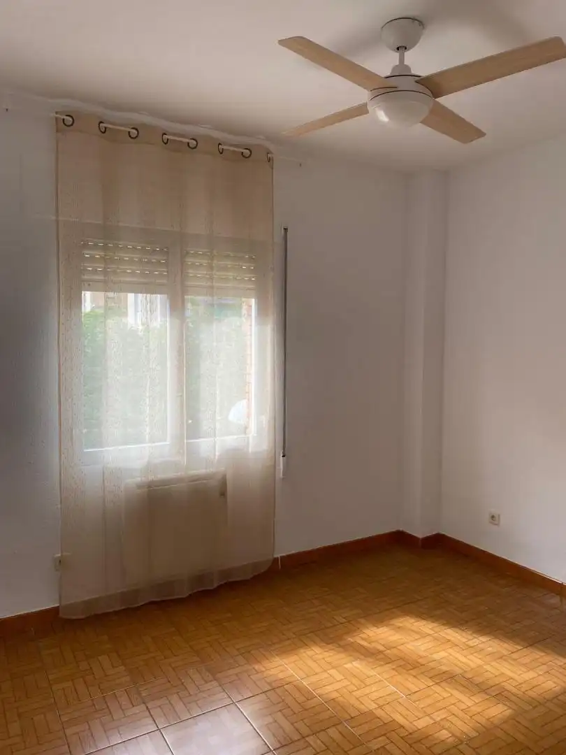 Habitación de Piso de alquiler en Toledo con Calefacción, Jardín privado y Parquet