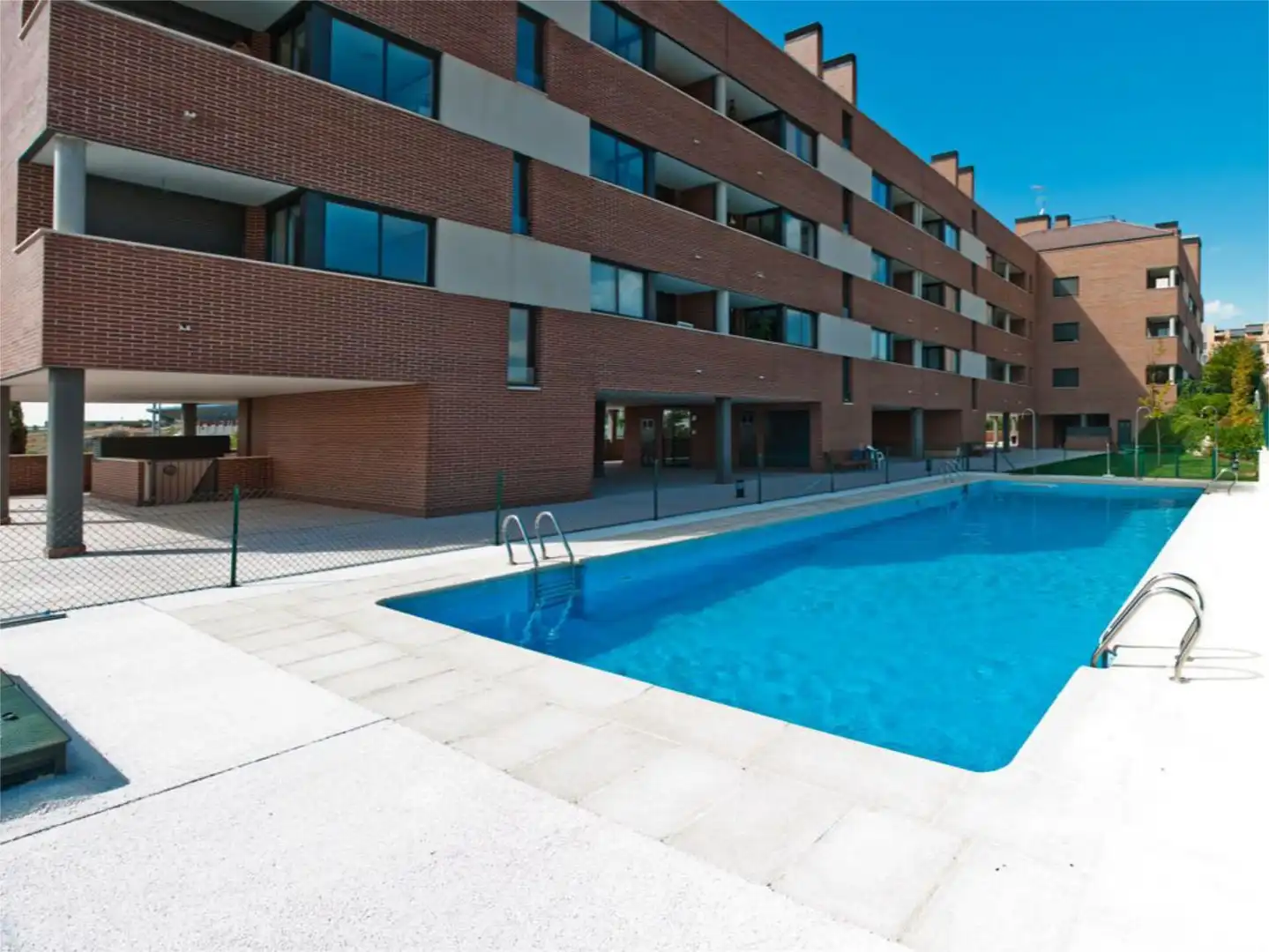 Piso en venta en Avenida de Juan Pablo II, 14, San Crispín - La Estación Consorcio Piscina de Piso en venta en Colmenar Viejo con Aire acondicionado, Calefacción y Parquet