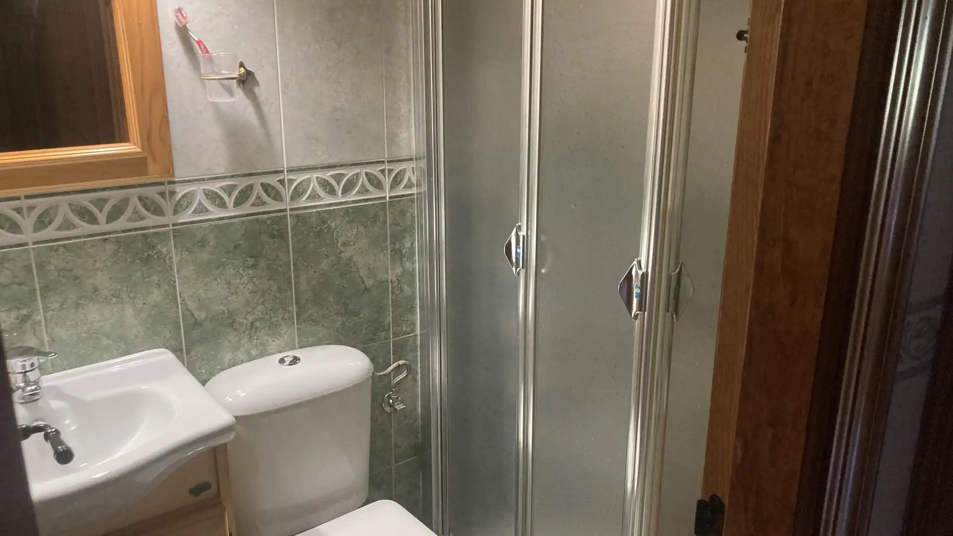 Attic for sale in Calle Plomo, 2, Martín Carpena - Torre del Río Bathroom of Attic for sale in Málaga with Air Conditioner, Terrace and Storage room