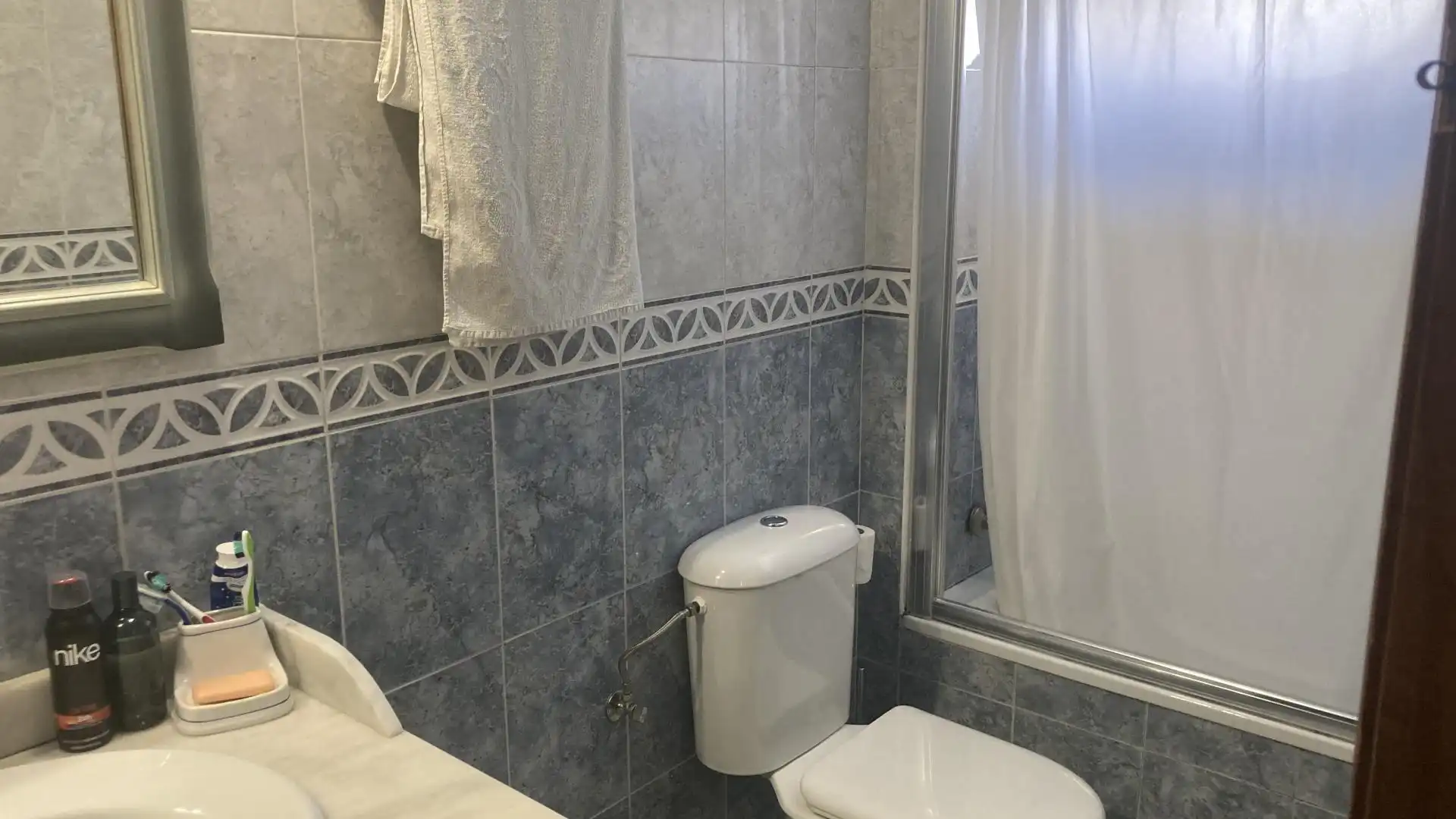 Attic for sale in Calle Plomo, 2, Martín Carpena - Torre del Río Bathroom of Attic for sale in Málaga with Air Conditioner, Terrace and Storage room
