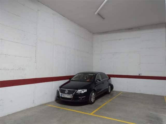 Garaje en Alquiler en Urbanización Santa Rosa