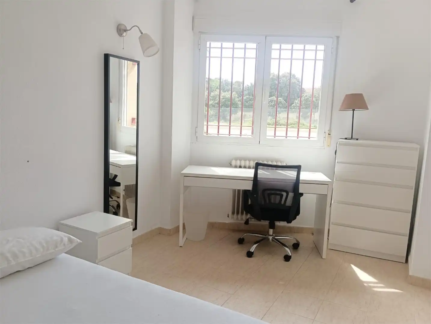 Habitación de Apartamento de alquiler en Ávila Capital con Calefacción, Amueblado y Horno