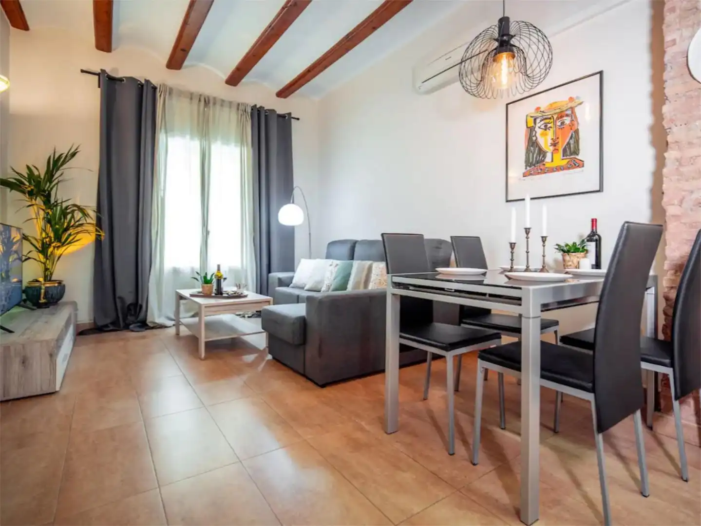 Wohnzimmer von Wohnung zur Miete in  Valencia Capital mit Klimaanlage und Balkon