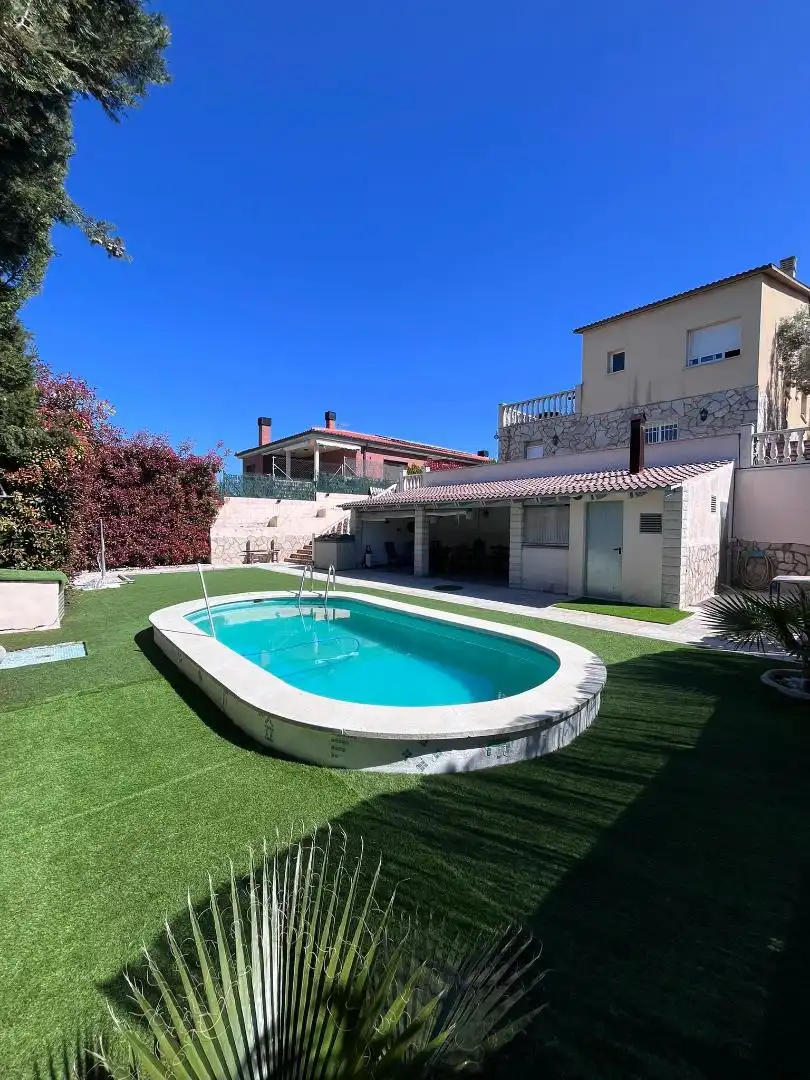 Piscina de Casa o xalet en venda en Masquefa amb Terrassa i Piscina