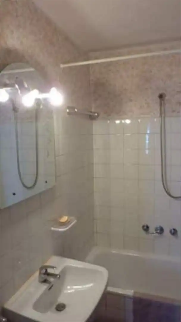Wohnung zur Miete in Caranza Badezimmer von Wohnung zur Miete in Ferrol mit Heizung, Terrasse und Abstellraum