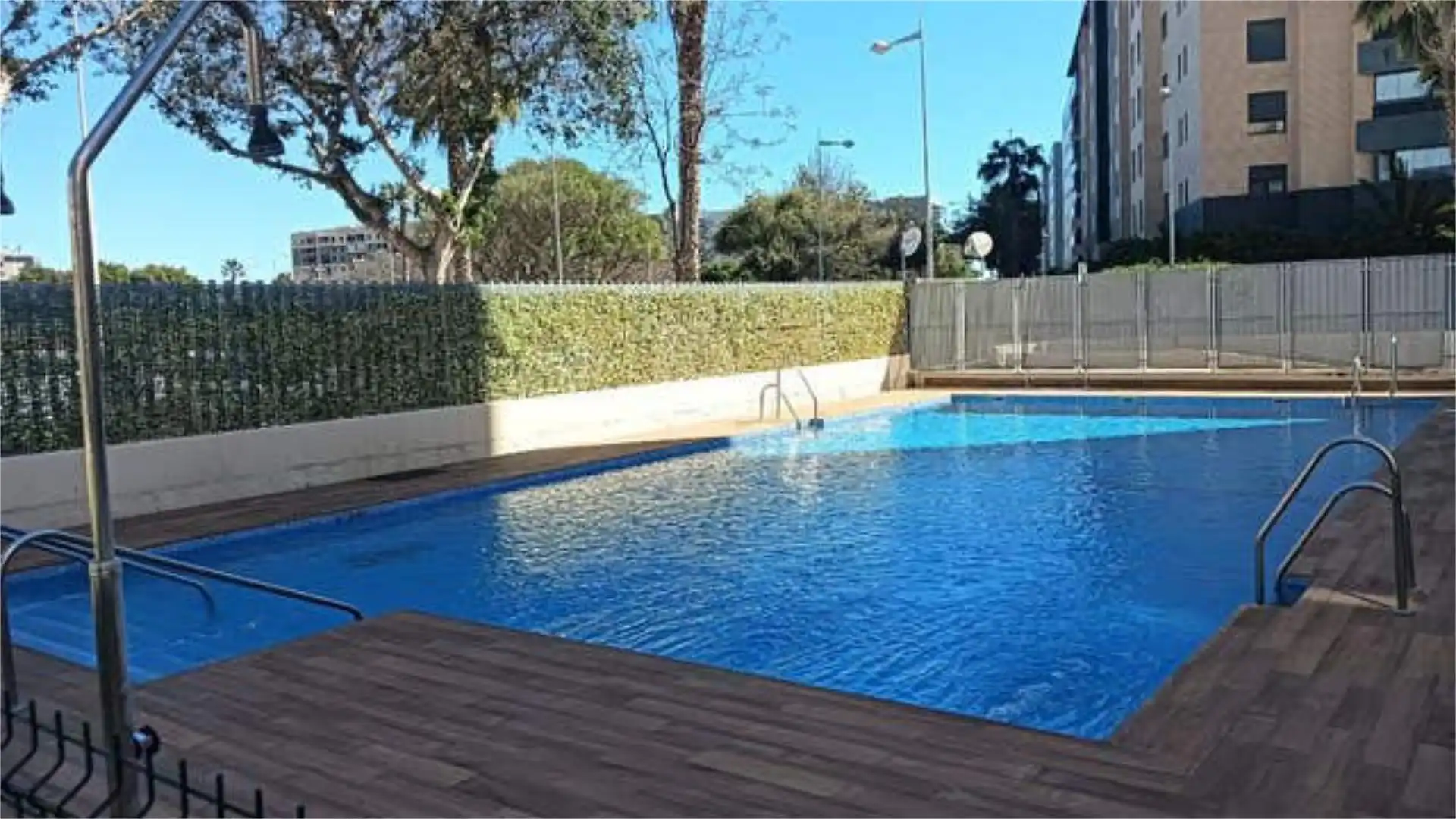 Piscina de Piso en venta en  Almería Capital con Terraza y Piscina