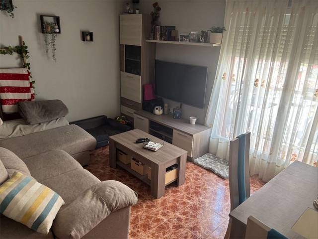 Piso en Venta en Calle Caldas de Reyes, 14 en Valderas - Los Castillos