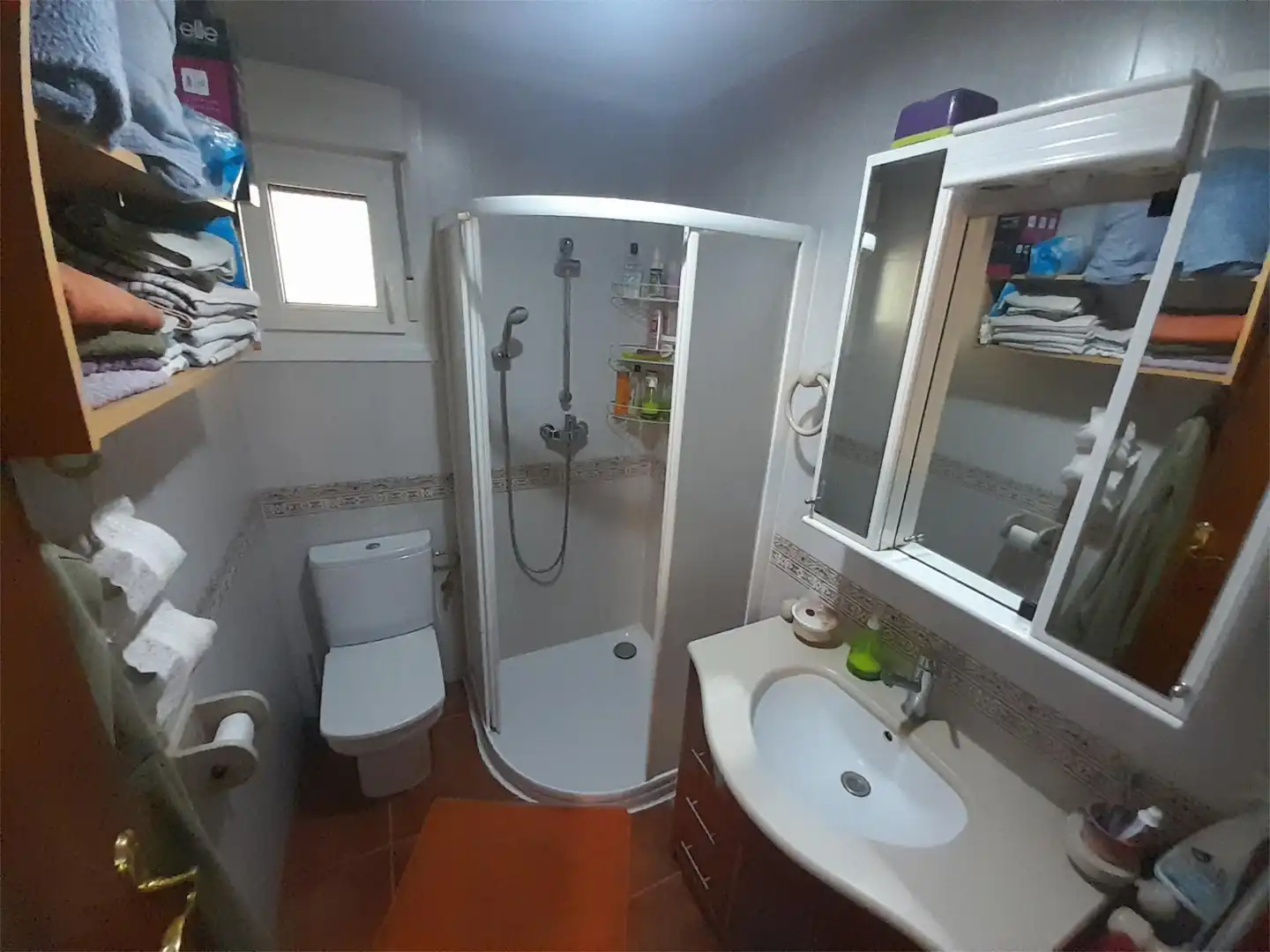Badezimmer von Country house zum Verkauf in Sangüesa / Zangoza mit Privatgarten, Terrasse und Abstellraum