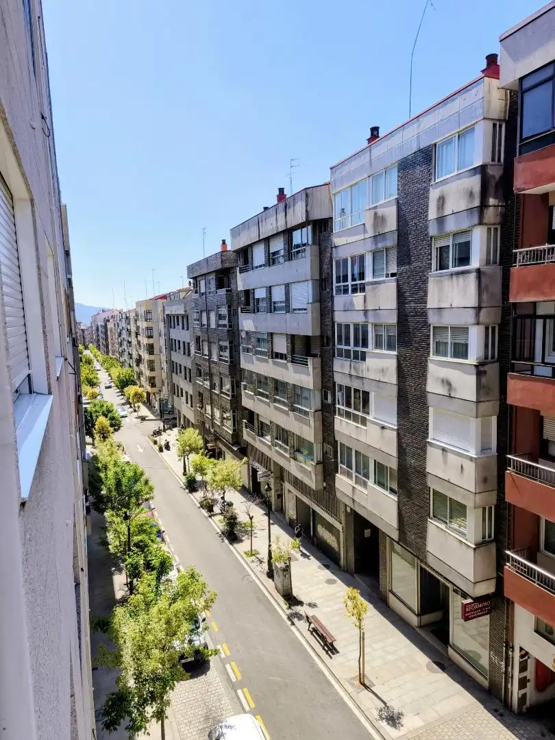 Außenansicht von Wohnung zum Verkauf in Vigo  mit Terrasse