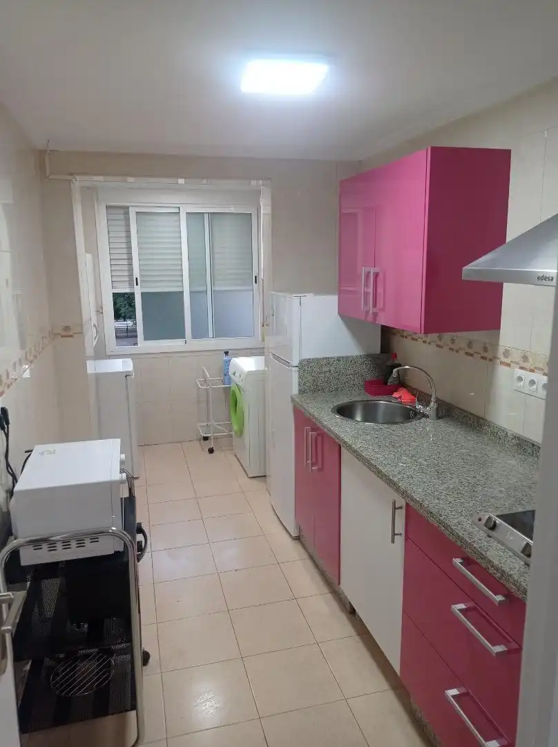Room in Plaza Collao, 14, Parque Alcosa Room in Plaza Collao, 14, Parque Alcosa