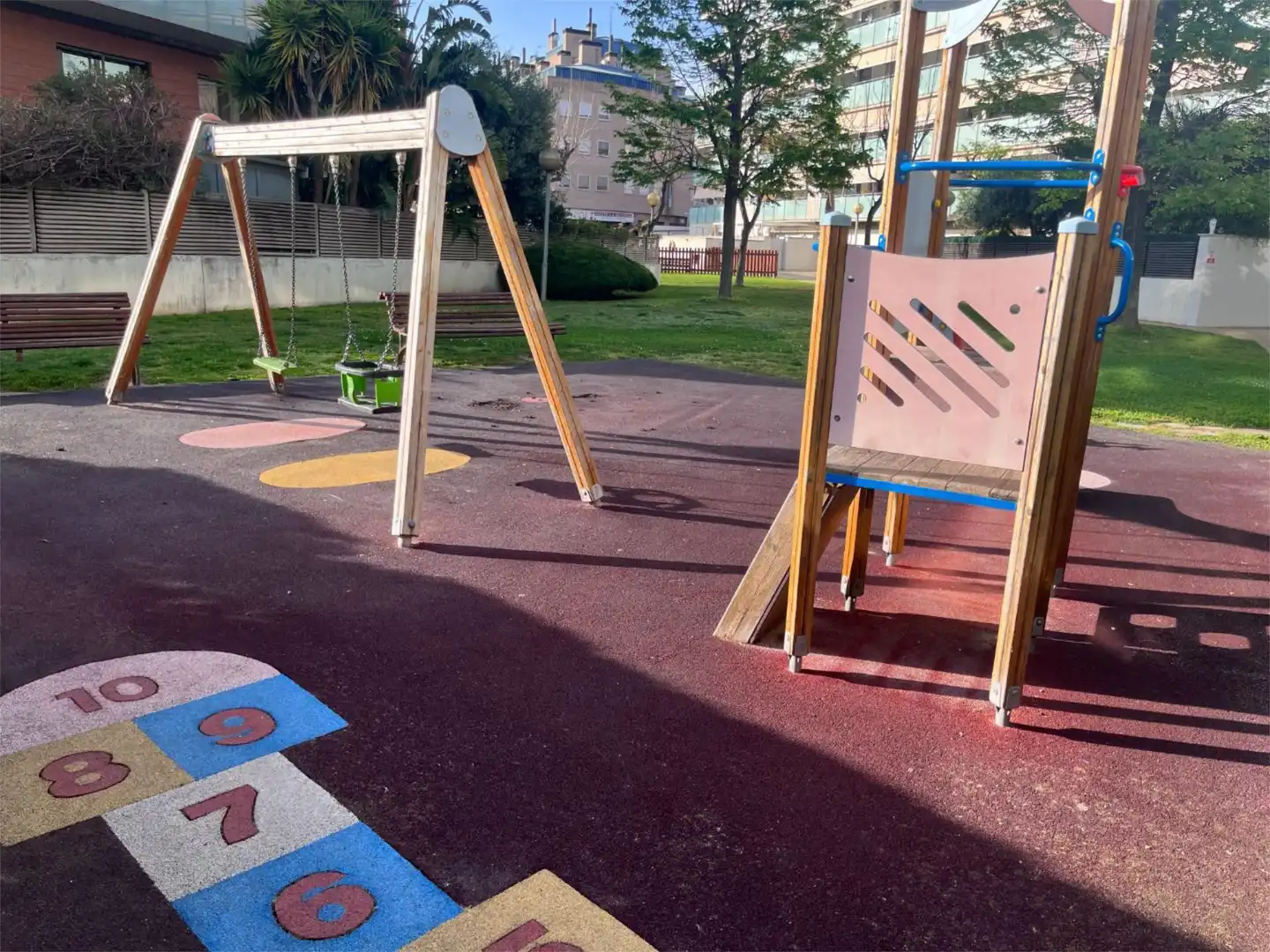 Parking de Ático en venta en Sant Joan Despí con Aire acondicionado, Calefacción y Terraza