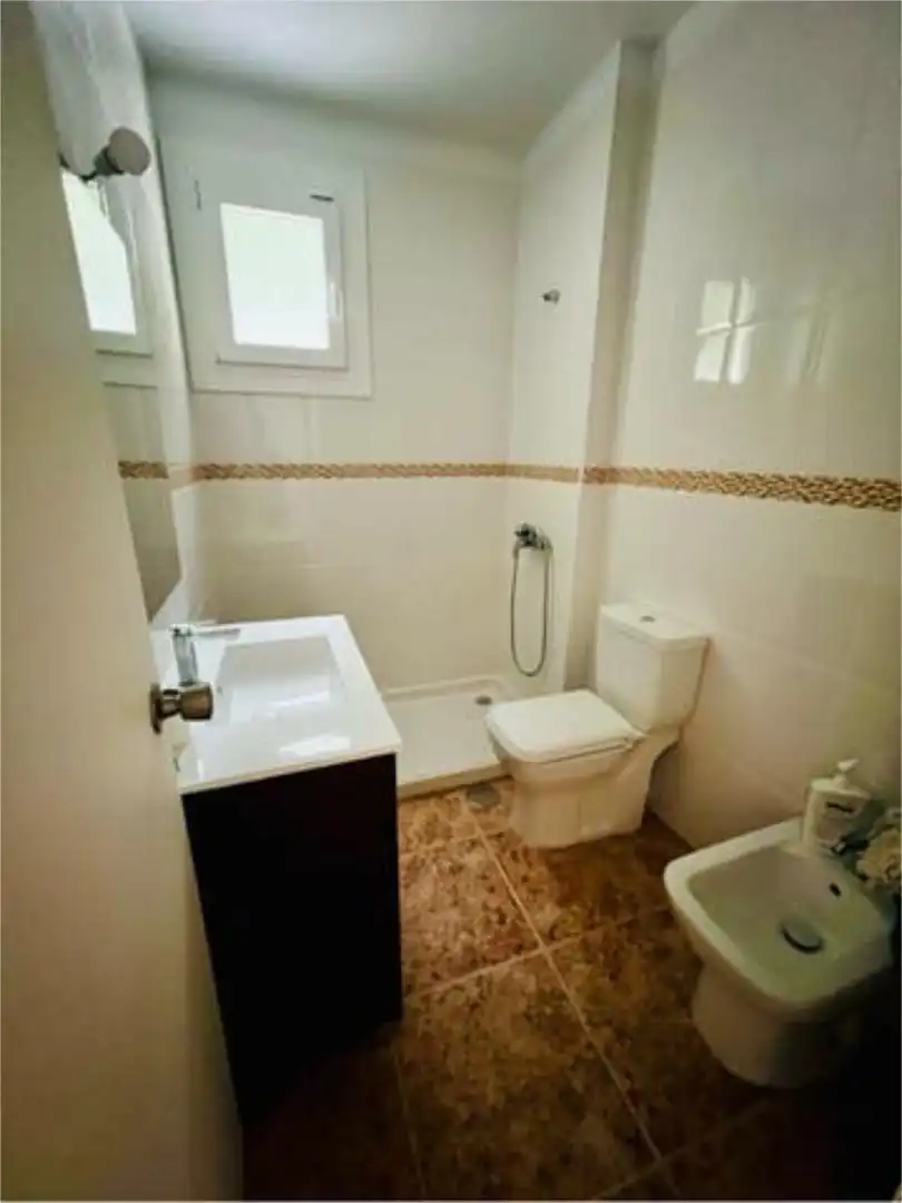Wohnung zum Verkauf in César Casariego - Santa Clara - Nuevo Obrero Badezimmer von Wohnung zum Verkauf in Santa Cruz de Tenerife mit Privatgarten