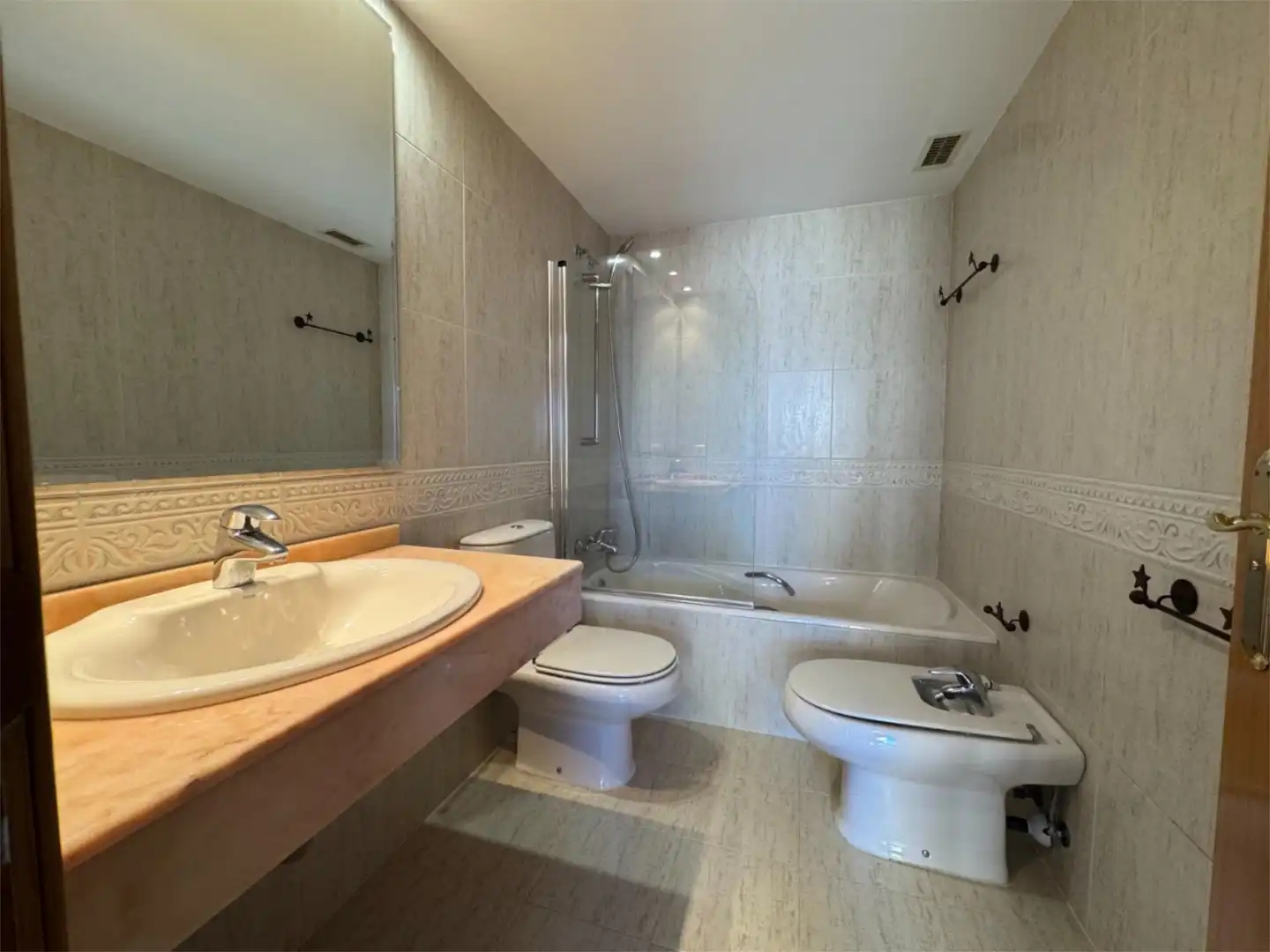Flat for rent in Avenida de Gómez Laguna, 43, Romareda Flat for rent in Avenida de Gómez Laguna, 43, Romareda