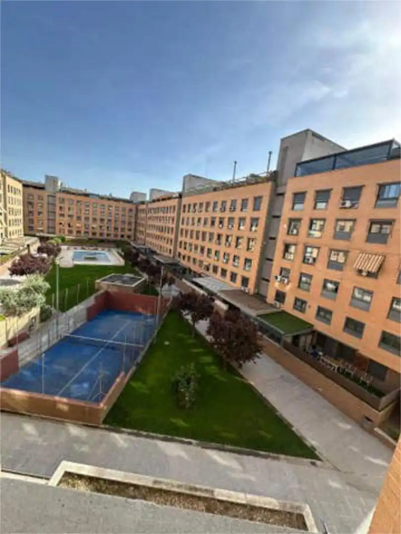 Vista exterior de Piso en venta en Coslada con Calefacción, Jardín privado y Trastero