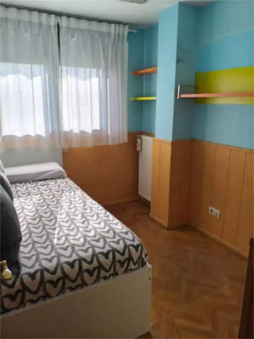 Piso en venta en El Puerto Habitación de Piso en venta en Coslada con Calefacción, Jardín privado y Trastero