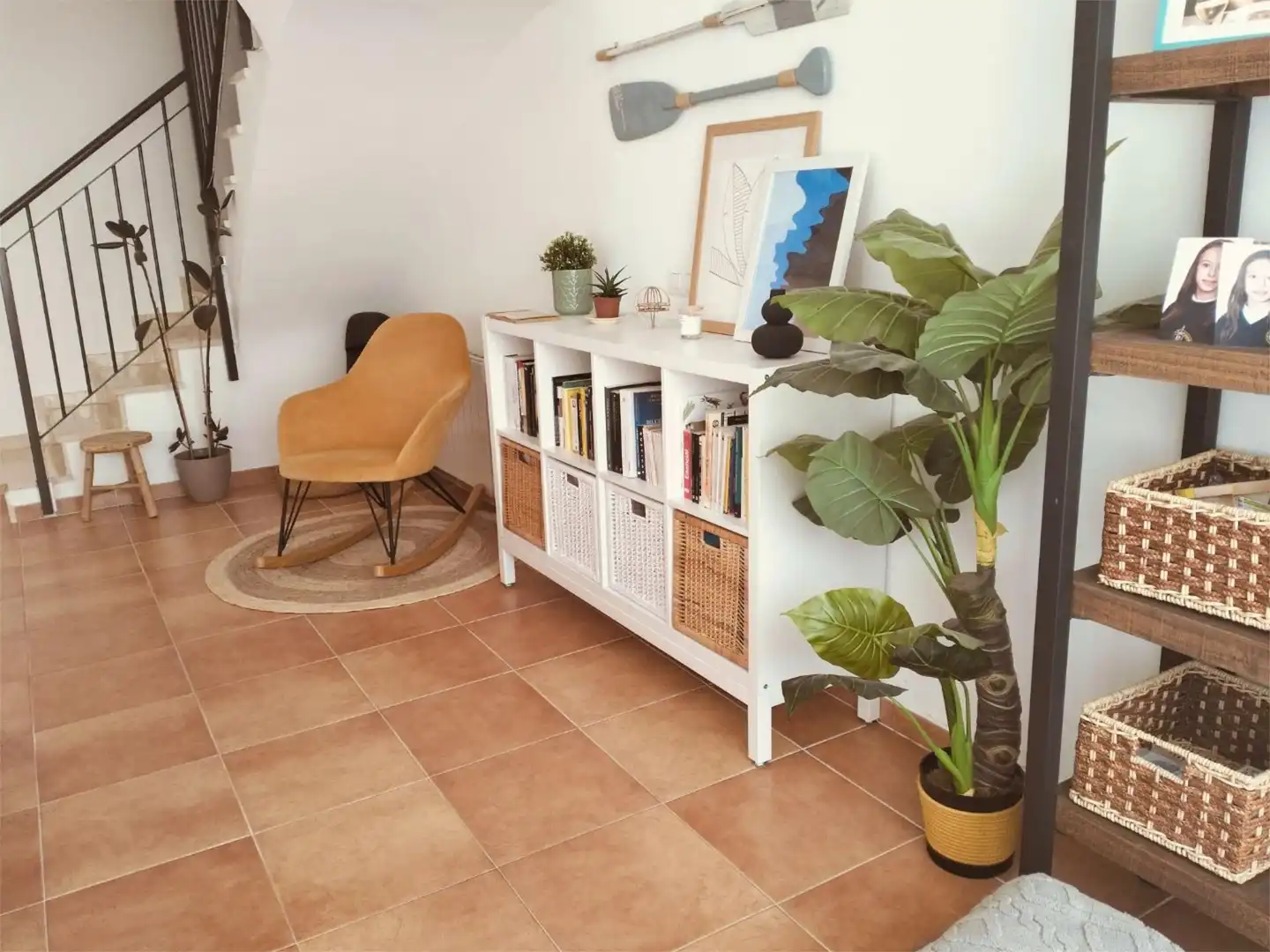 Wohnzimmer von Wohnung zum Verkauf in Chiva mit Klimaanlage, Heizung und Privatgarten