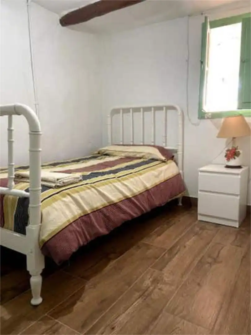 Casa o xalet en venda a Algerri Dormitori de Casa o xalet en venda en Algerri amb Calefacció, Jardí privat i Terrassa