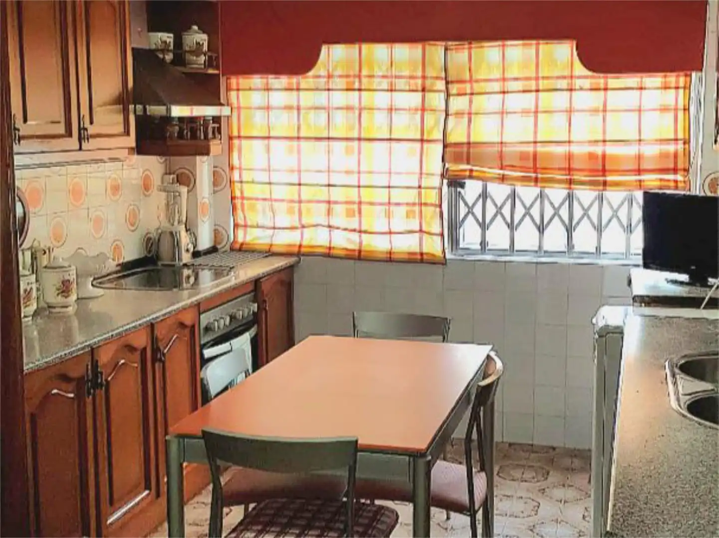 Flat for sale in Calle Párroco Antonio Gómez Villalobos, 152, El Cerro Kitchen of Flat for sale in Sevilla with Air Conditioner, Terrace and Furnished