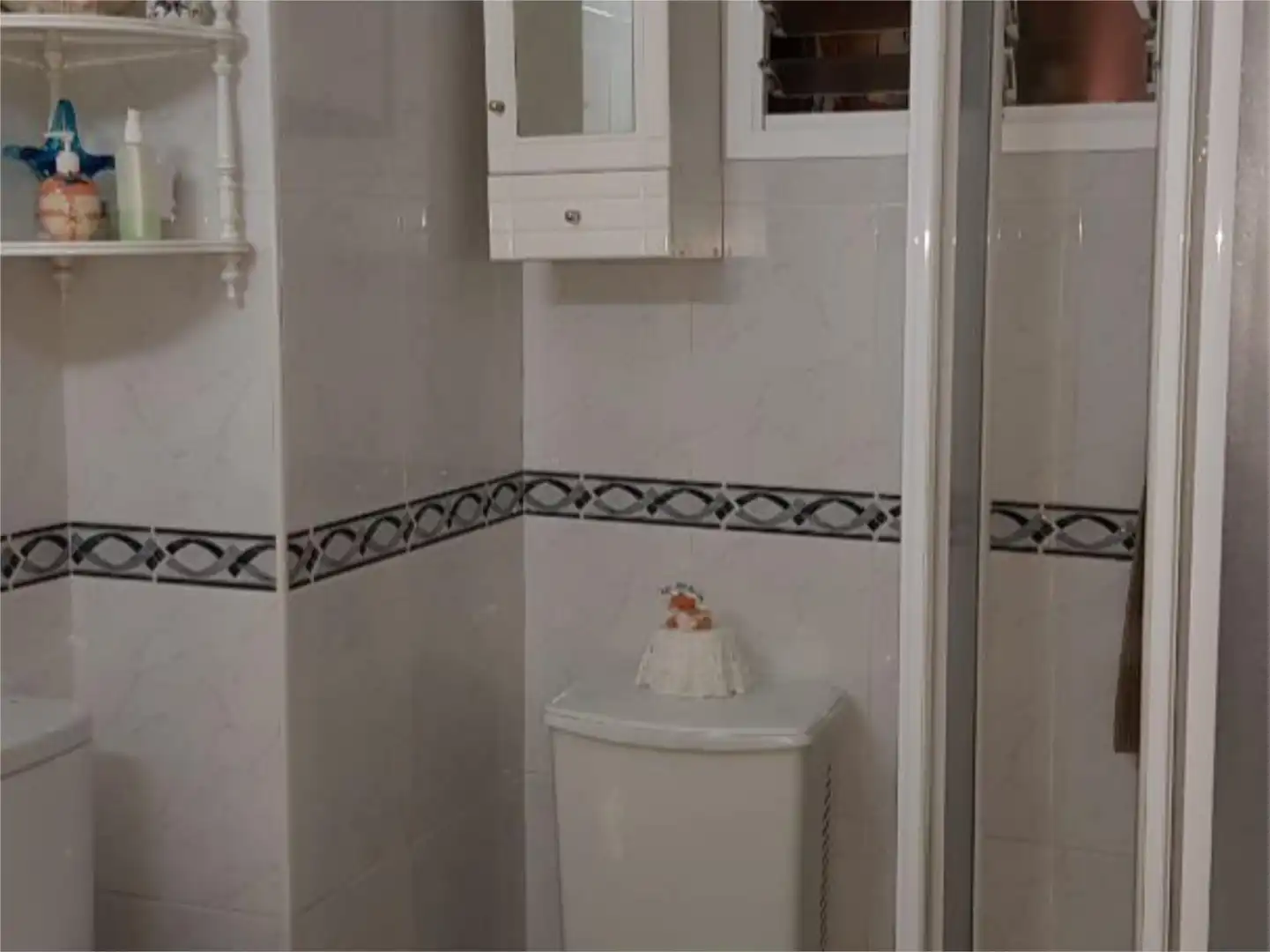 Flat for sale in Calle Párroco Antonio Gómez Villalobos, 152, El Cerro Bathroom of Flat for sale in Sevilla with Air Conditioner, Terrace and Furnished
