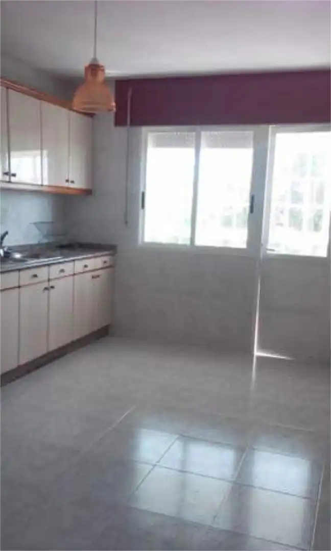 Kitchen of Flat for rent in Santiago de Compostela 