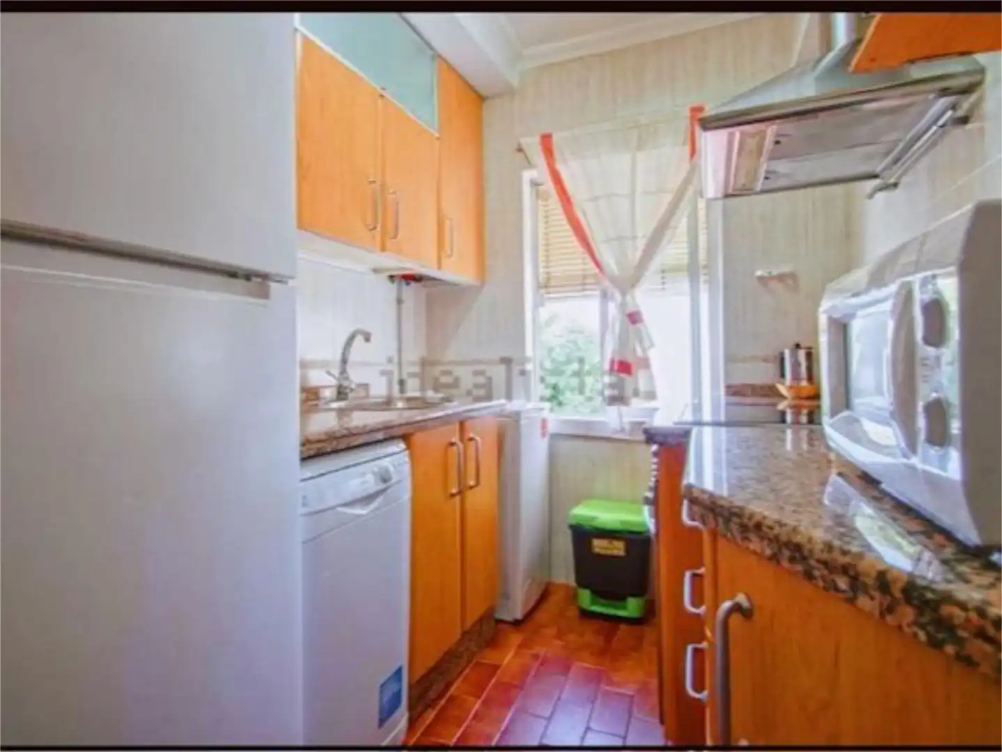 Room in Avenida Ronda de Pio XII, 22, Cruz Roja Kitchen of Flat for share in Sevilla with Air Conditioner, Heating and Terrace