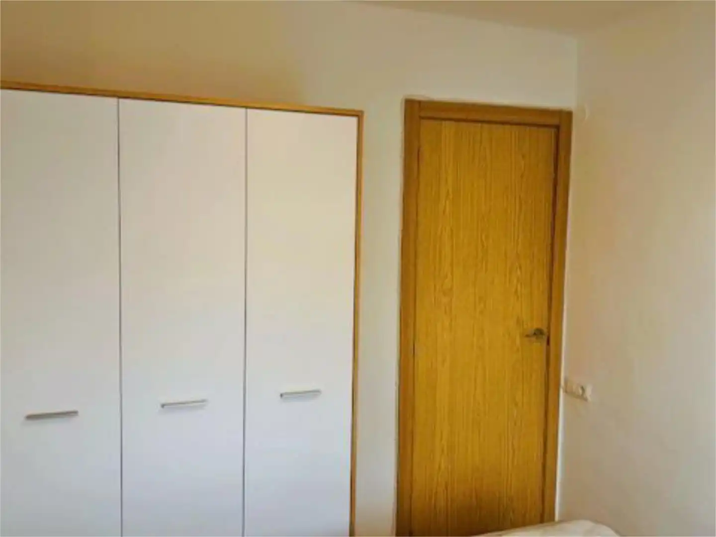 Room in Avenida Ronda de Pio XII, 22, Cruz Roja Bedroom of Flat for share in Sevilla with Air Conditioner, Heating and Terrace