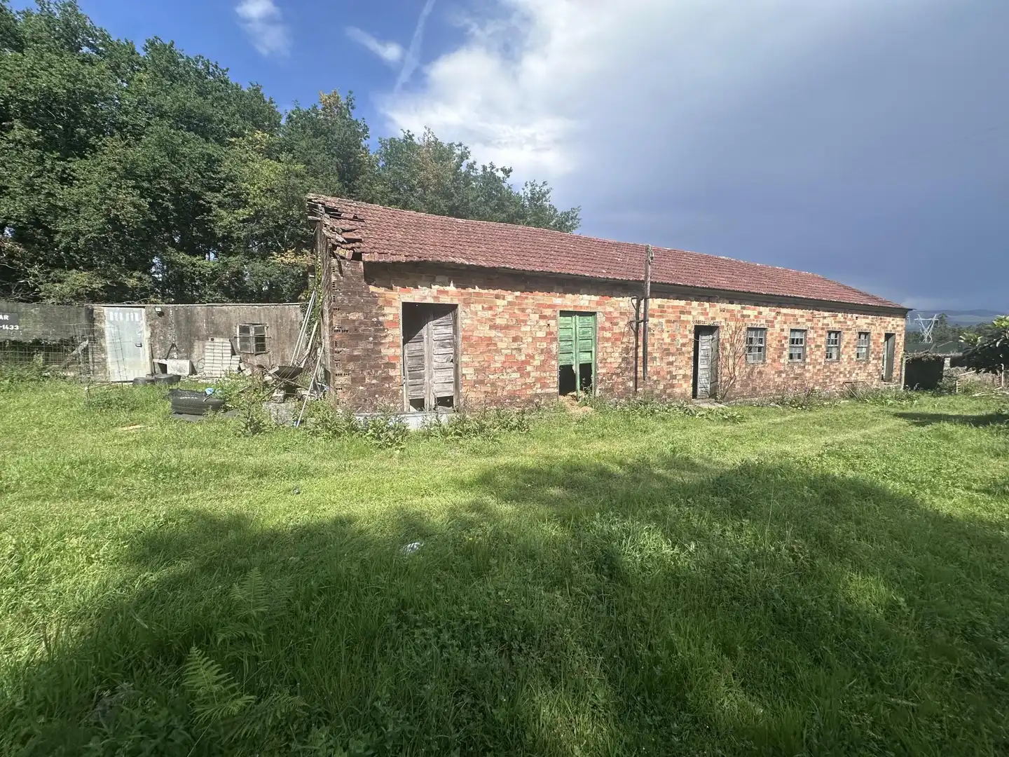 Außenansicht von Einfamilien-Reihenhaus zum Verkauf in Cuntis