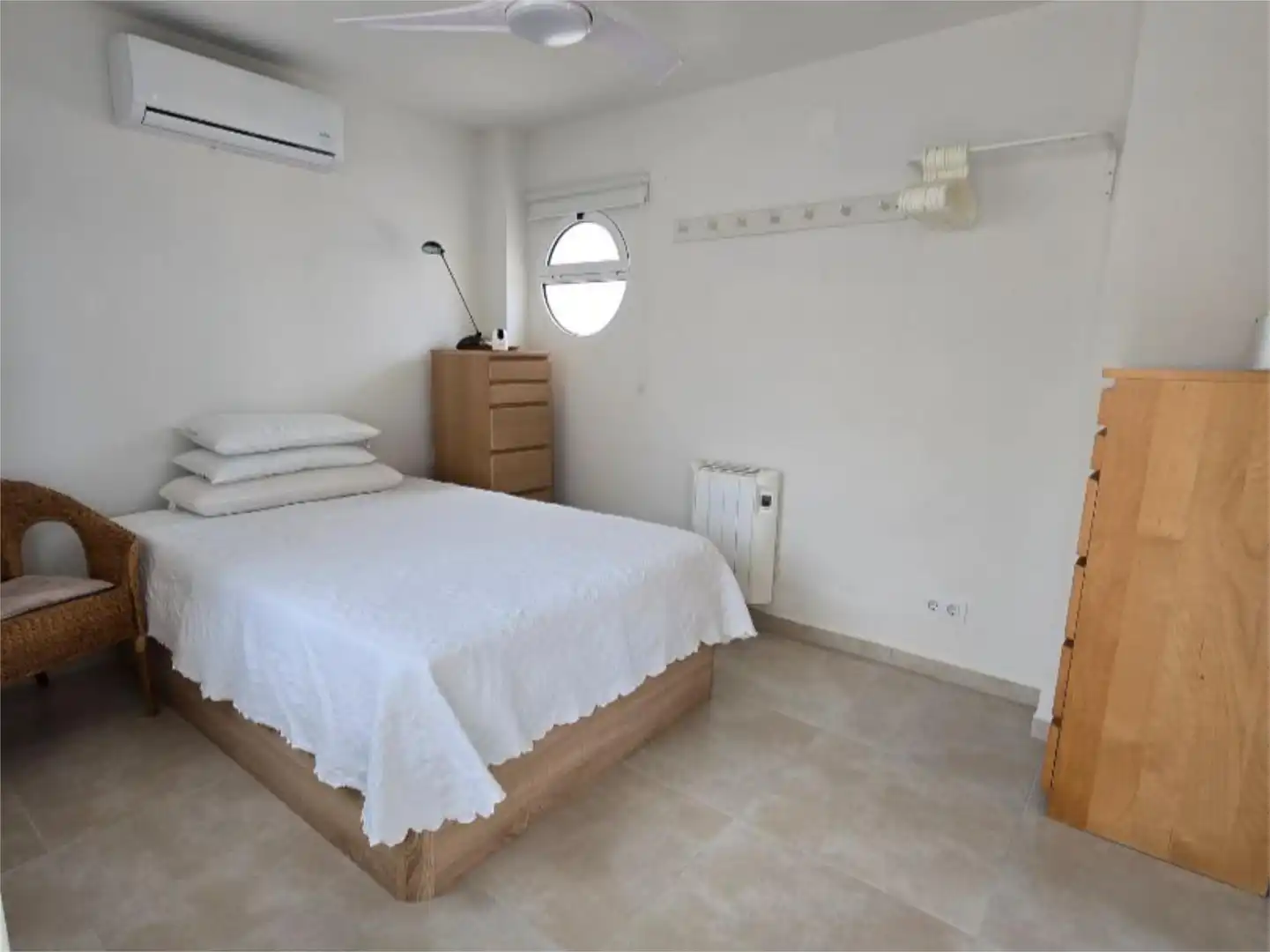 Pis en venda a Partida Buenavista, 11, Carrió - La Merced - Los Pinos Dormitori de Pis en venda en Calpe / Calp amb Aire condicionat, Calefacció i Jardí privat