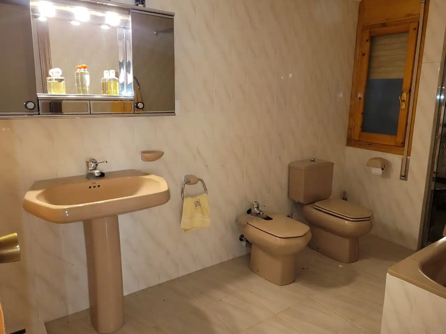 Casa o chalet en venta en Calle Empedrada, 2, La Fresneda Baño de Casa o chalet en venta en La Fresneda con Aire acondicionado, Calefacción y Jardín privado