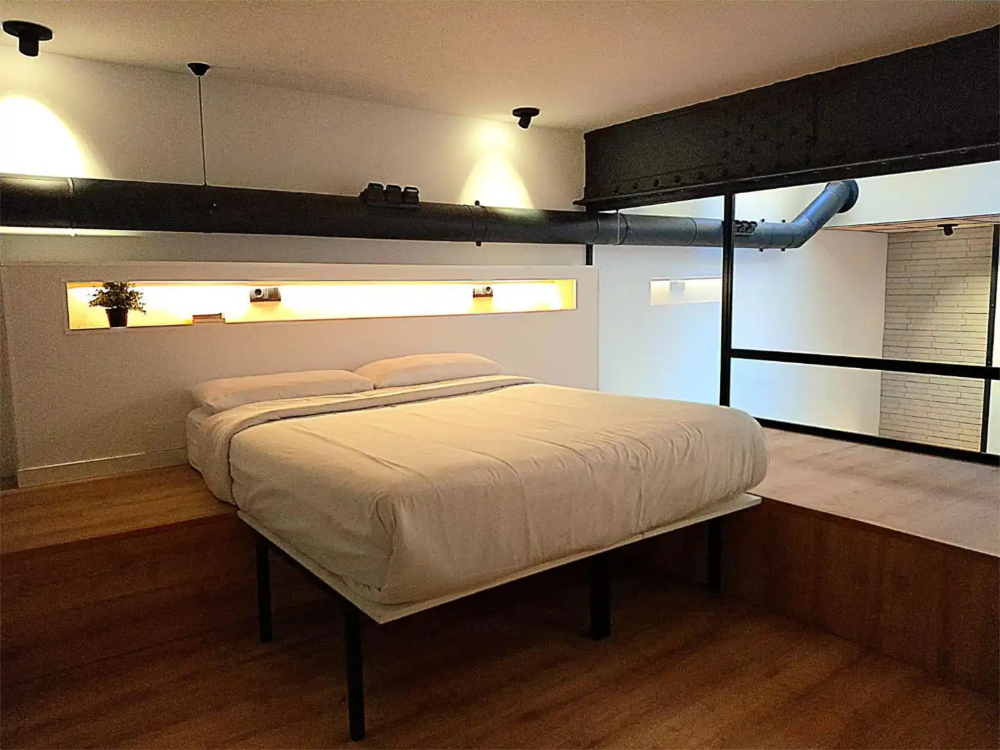 Dormitori de Loft de lloguer en Madrid amb Aire condicionat, Calefacció i Moblat