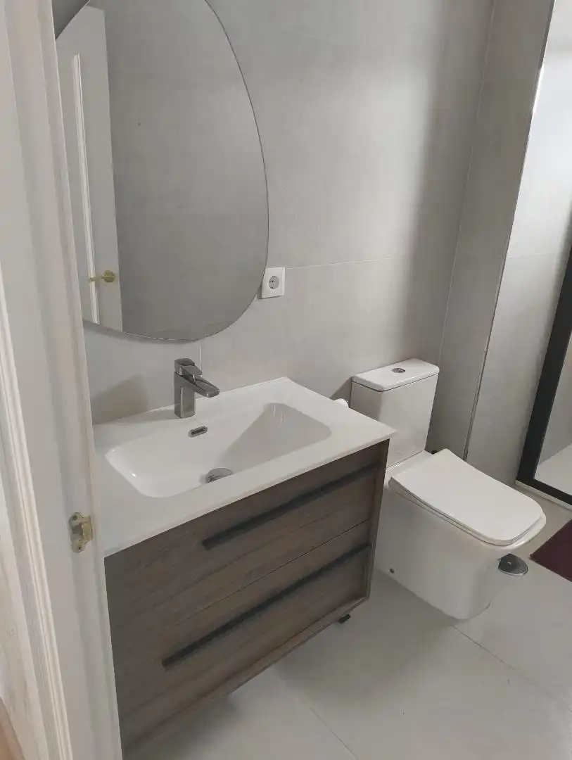 Flat for sale in Avenida San Juan Bosco, 6, Santiago - Coronación Bathroom of Flat for sale in Jerez de la Frontera with Parquet flooring, Furnished and Balcony