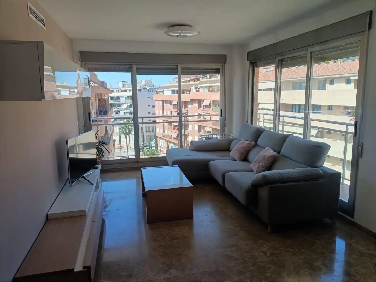 Sala de estar de Piso de alquiler en Paterna con Aire acondicionado, Terraza y Amueblado
