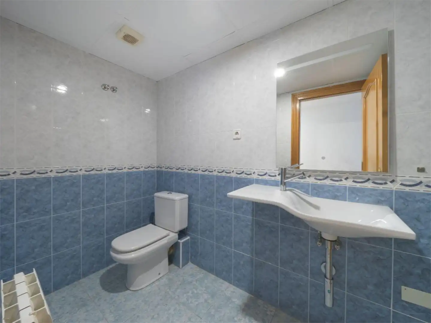 Flat for sale in Plaza Julián Romea, 3, Santa Catalina - San Bartolomé Bathroom of Flat for sale in Murcia with Air Conditioner, Heating and Terrace