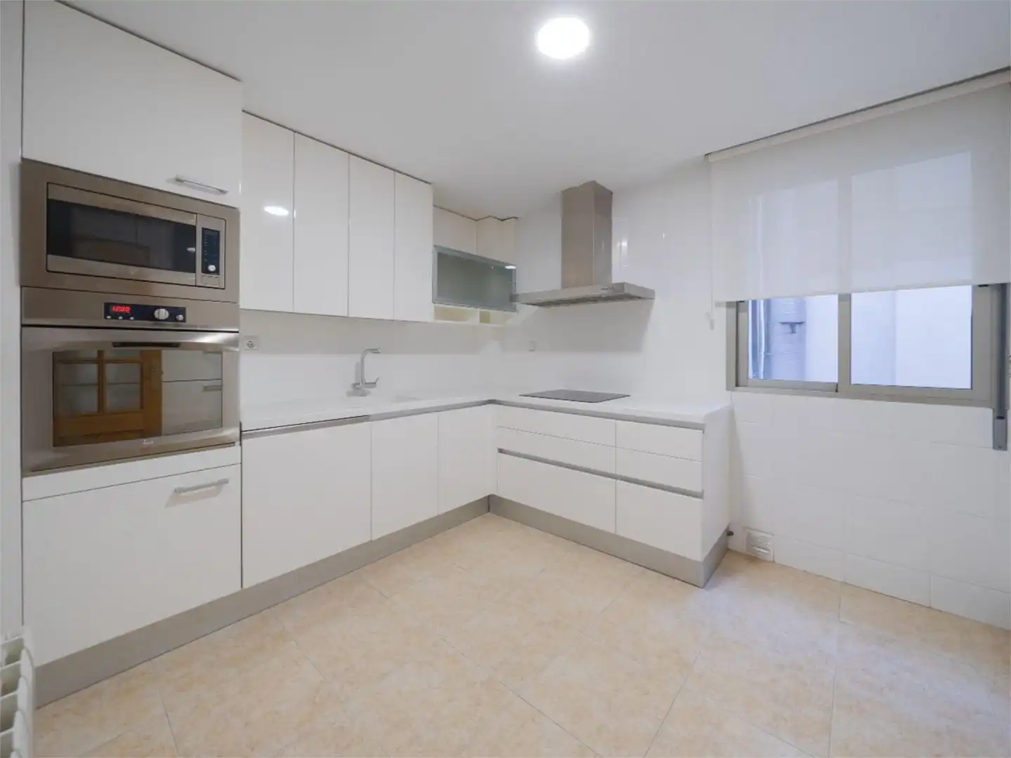 Flat for sale in Plaza Julián Romea, 3, Santa Catalina - San Bartolomé Kitchen of Flat for sale in Murcia with Air Conditioner, Heating and Terrace