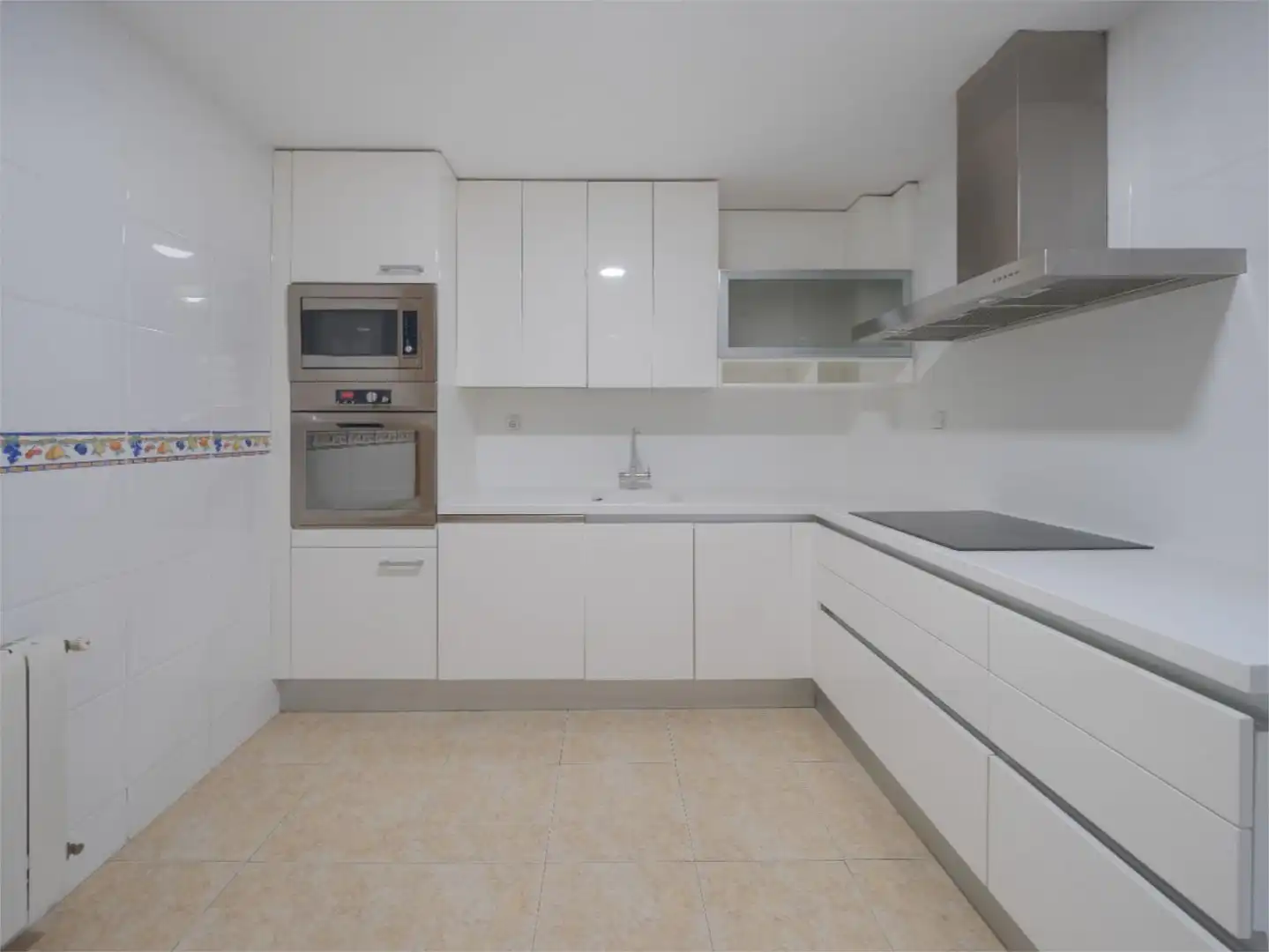 Flat for sale in Plaza Julián Romea, 3, Santa Catalina - San Bartolomé Kitchen of Flat for sale in Murcia with Air Conditioner, Heating and Terrace