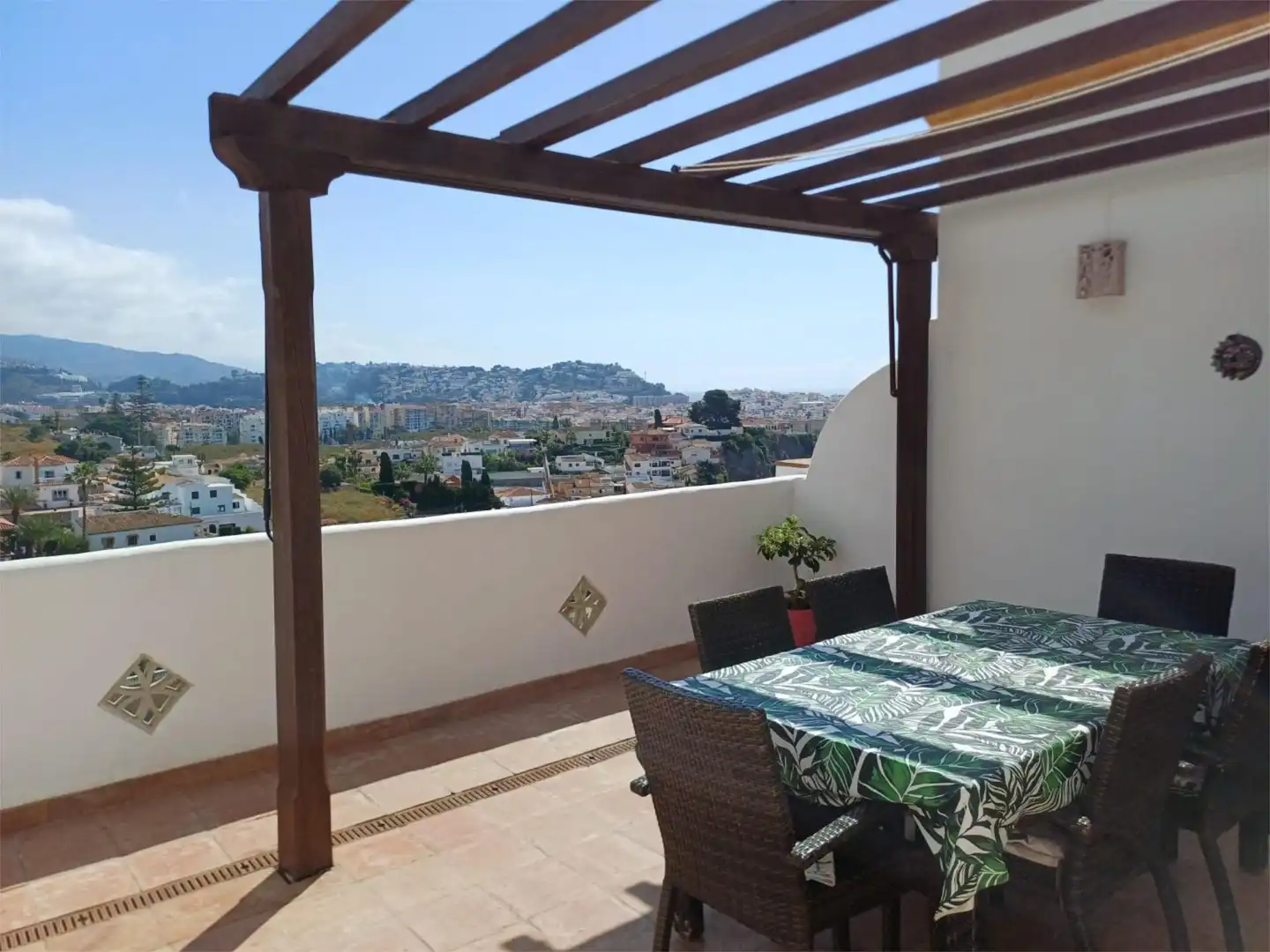Einfamilien-Reihenhaus zum Verkauf in Camino Los Marinos, 54a, Cotobro Terrasse von Einfamilien-Reihenhaus zum Verkauf in Almuñécar mit Klimaanlage, Terrasse und Schwimmbad